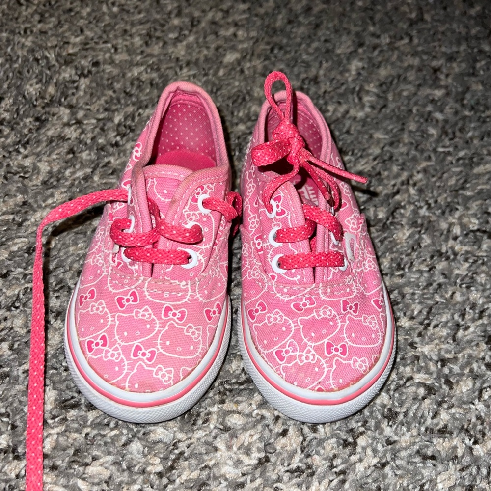 ♥️vans♥️pink Hello Kitty toddler sneakers size (5)